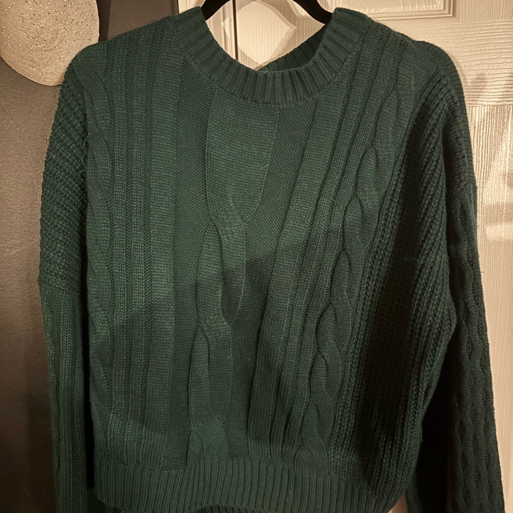 Women's Green Cable Knit Sweater